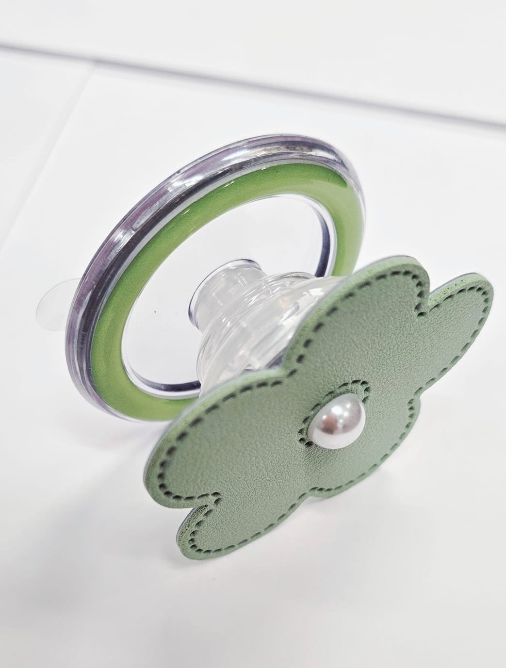 Flower Pop Magnet CellPhone